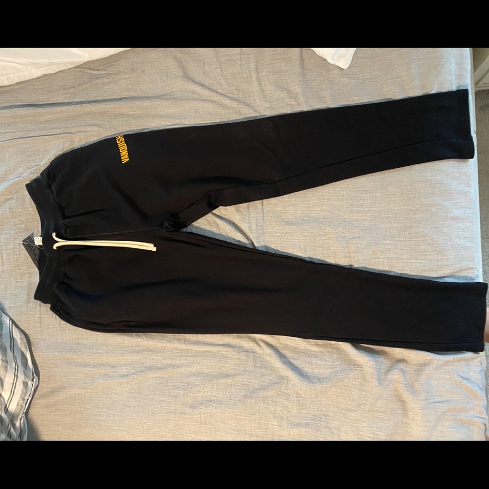 Vanquish mens sweats
